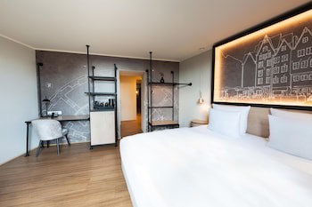 Wasserturm Hotel Cologne, Curio Collection By Hilton galeri fotoğrafı