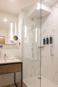 Doubletree By Hilton Manchester Airport