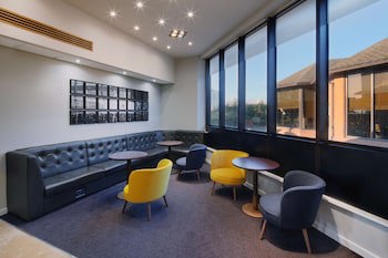 Doubletree By Hilton Manchester Airport