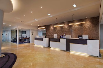 Doubletree By Hilton Manchester Airport