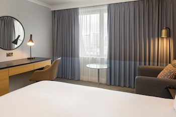 Doubletree By Hilton Manchester Airport
