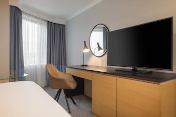 Doubletree By Hilton Manchester Airport