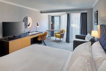 Doubletree By Hilton Manchester Airport
