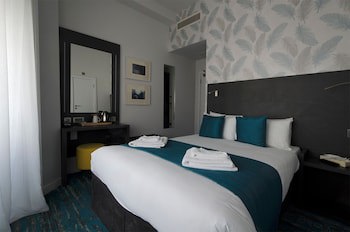 Commodore Hotel