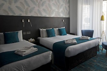 Commodore Hotel
