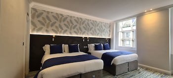 Commodore Hotel