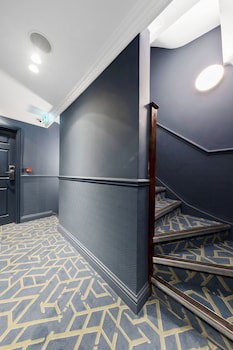Commodore Hotel