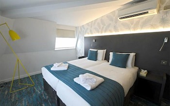 Commodore Hotel
