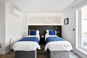 Commodore Hotel