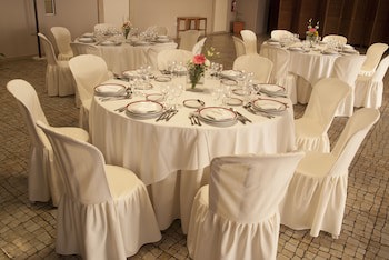 Hotel Rainha D. Amelia, Arts & Leisure