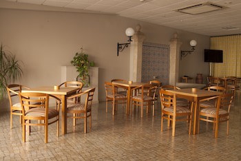 Hotel Rainha D. Amelia, Arts & Leisure