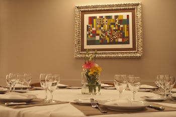 Hotel Rainha D. Amelia, Arts & Leisure