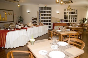 Hotel Rainha D. Amelia, Arts & Leisure