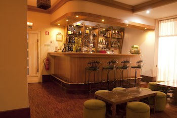 Hotel Rainha D. Amelia, Arts & Leisure