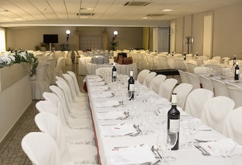 Hotel Rainha D. Amelia, Arts & Leisure