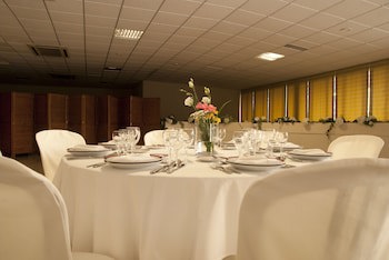 Hotel Rainha D. Amelia, Arts & Leisure