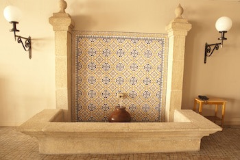 Hotel Rainha D. Amelia, Arts & Leisure