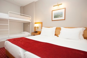 Hotel Rainha D. Amelia, Arts & Leisure