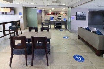 Hampton Inn By Hilton Monterrey-Airport
