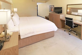 Hampton Inn By Hilton Monterrey-Airport