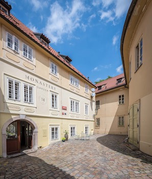 Monastery Garden Prague galeri fotoğrafı