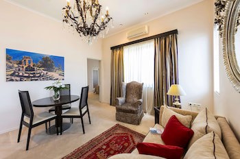 Best Western Plus Embassy Hotel