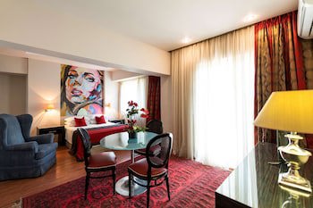 Best Western Plus Embassy Hotel