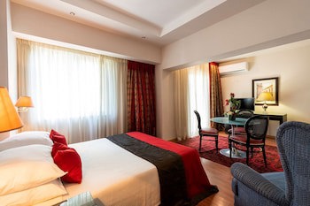 Best Western Plus Embassy Hotel