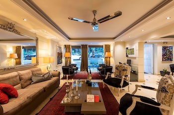 Best Western Plus Embassy Hotel