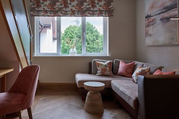 Fairlawns Hotel And Spa