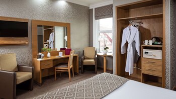 Fairlawns Hotel And Spa