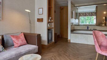 Fairlawns Hotel And Spa
