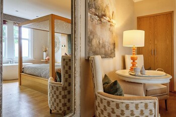 Fairlawns Hotel And Spa