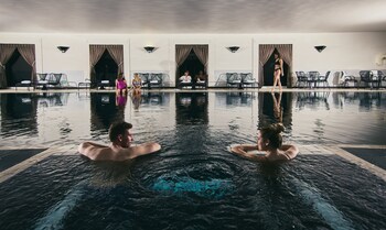Fairlawns Hotel And Spa