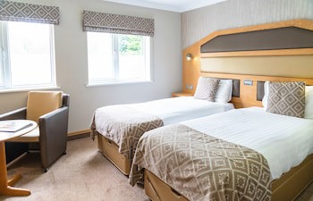 Fairlawns Hotel And Spa