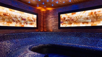 Fairlawns Hotel And Spa