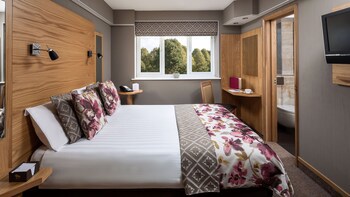 Fairlawns Hotel And Spa