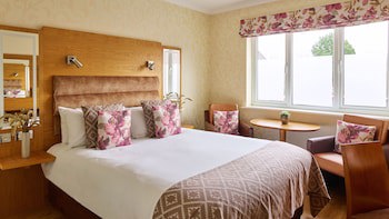 Fairlawns Hotel And Spa