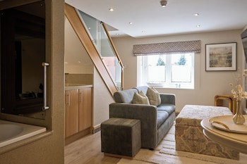 Fairlawns Hotel And Spa