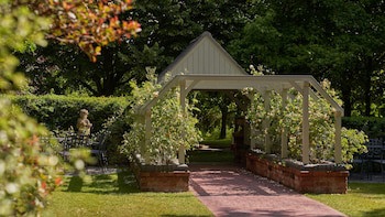 Fairlawns Hotel And Spa
