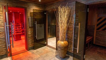 Fairlawns Hotel And Spa