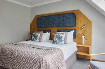 Fairlawns Hotel And Spa