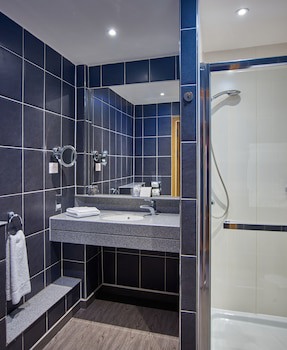 Fairlawns Hotel And Spa