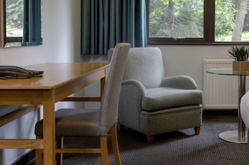 Stratford Manor Hotel