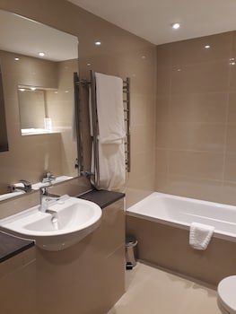 New House Country Hotel