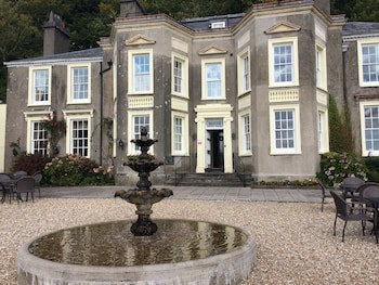 New House Country Hotel