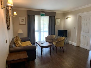New House Country Hotel