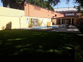 Country Plaza