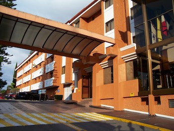 Country Plaza