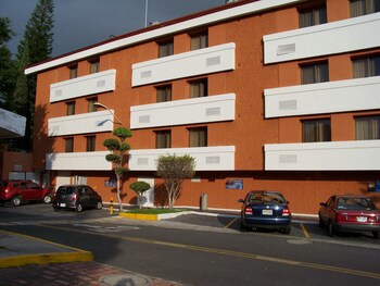 Country Plaza